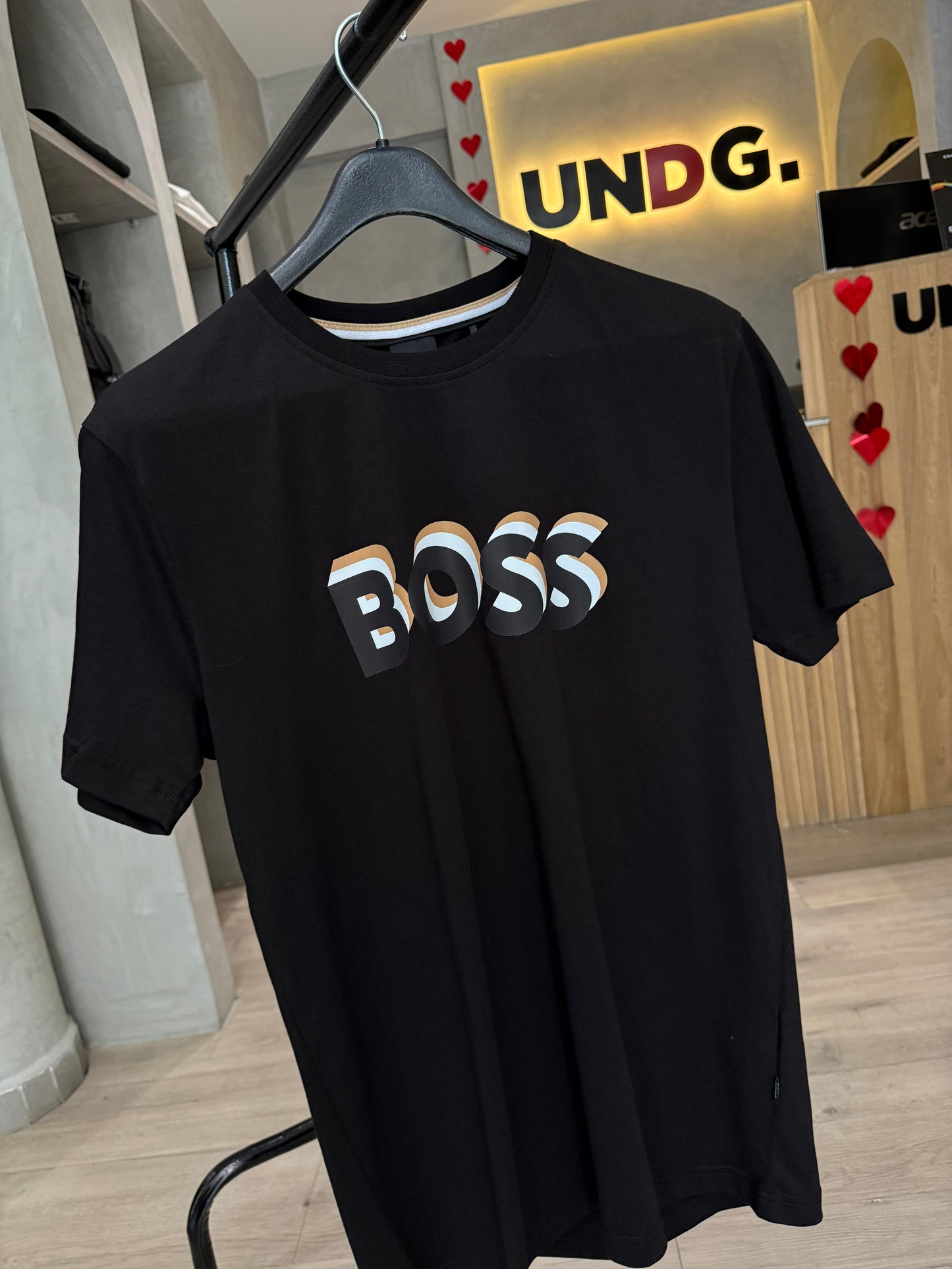 Camiseta BOSS con Estampado en Ilusión 3D