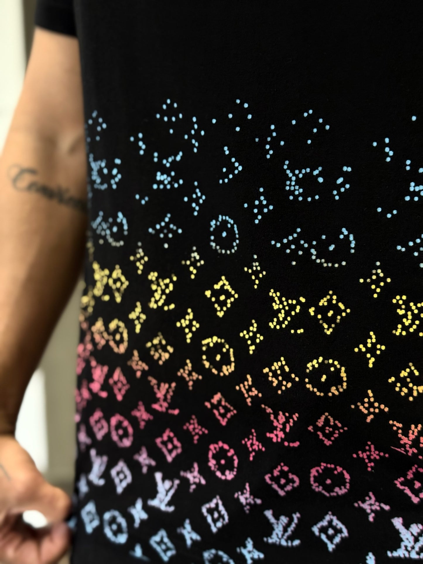 Camiseta LOUIS VUITTON con Estampado en la Parte Inferior