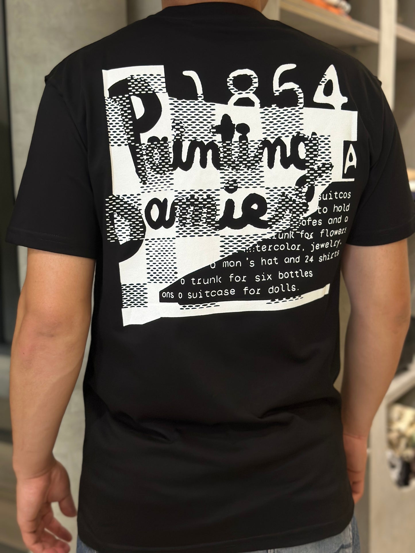 Camiseta LOUIS VUITTON con Estampado en la Espalda y Graffiti Frontal