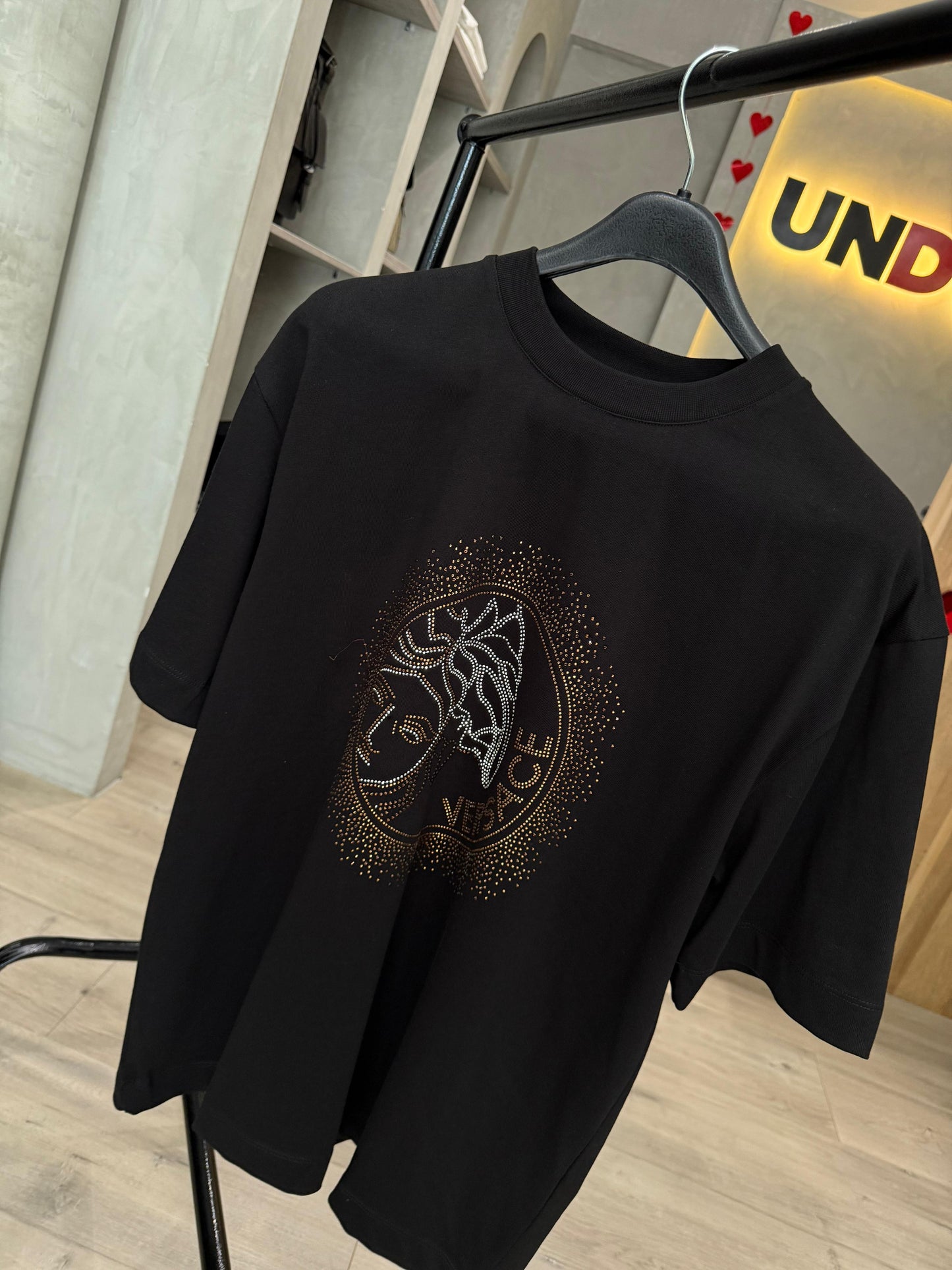 Camiseta VERSACE con Logo en Piedras