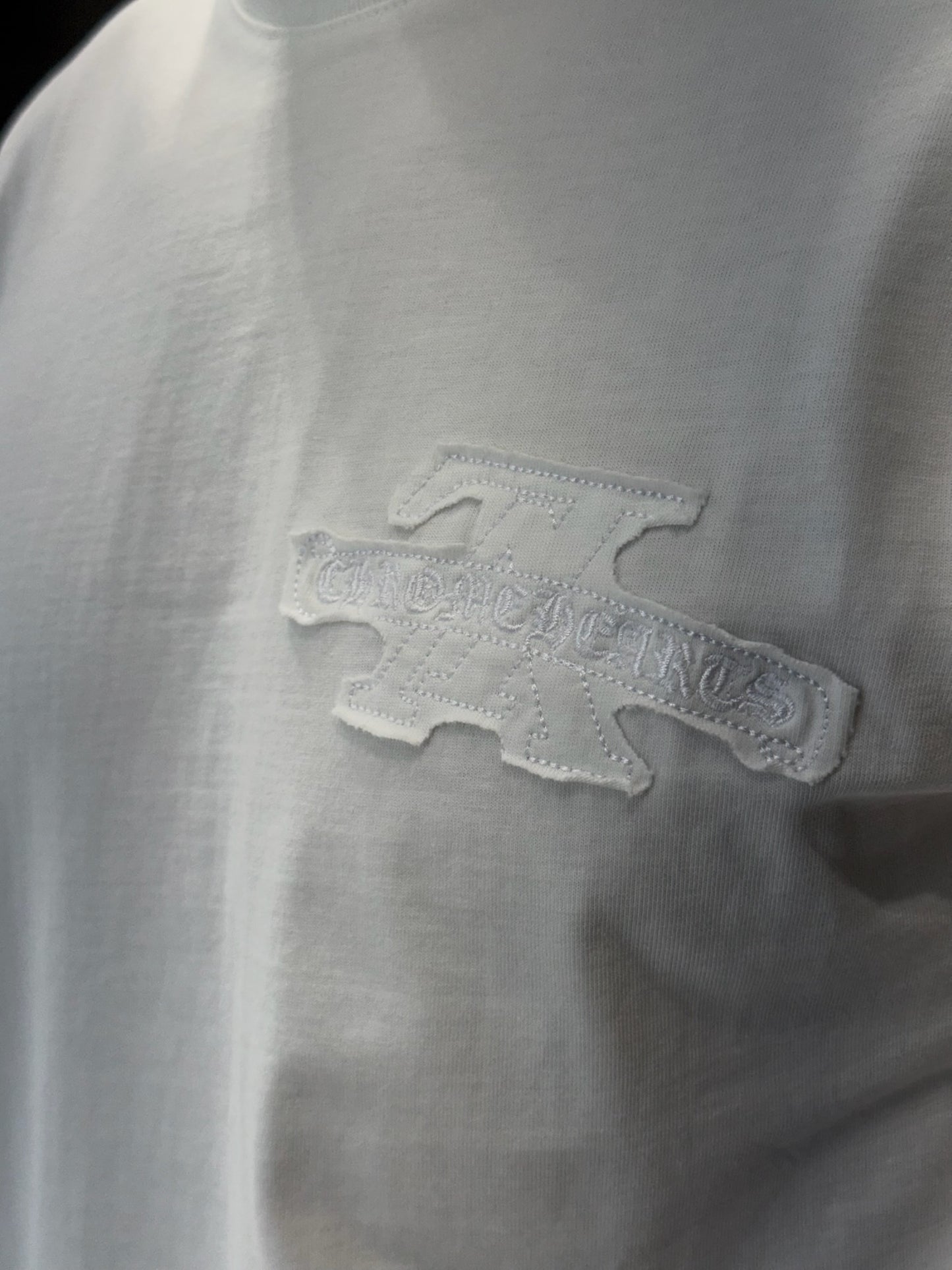 Camiseta CHROME HEARTS x LOUIS VUITTON con Apliques Tono a Tono