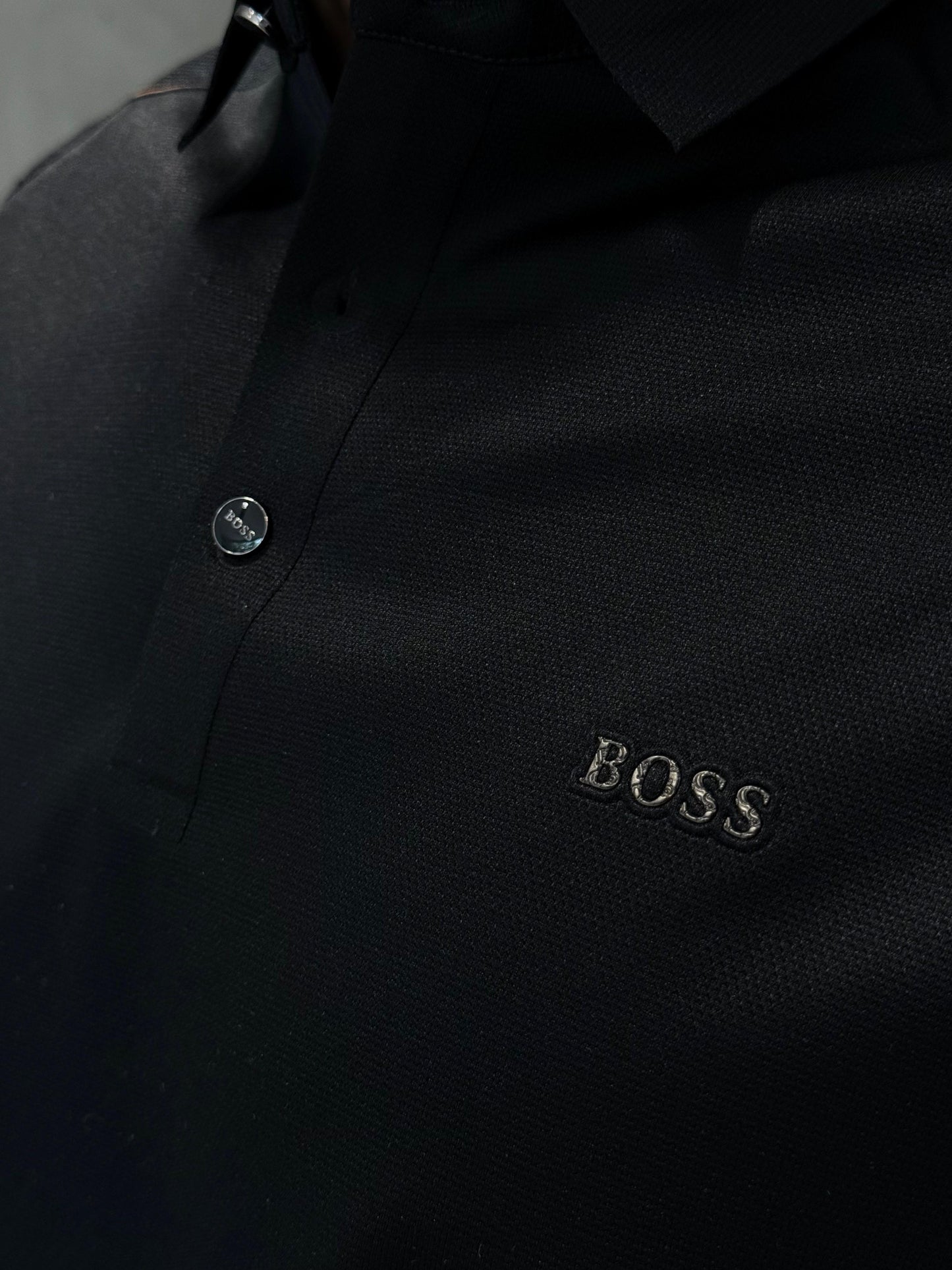 Camiseta Tipo Polo BOSS con Detalle en los Hombros