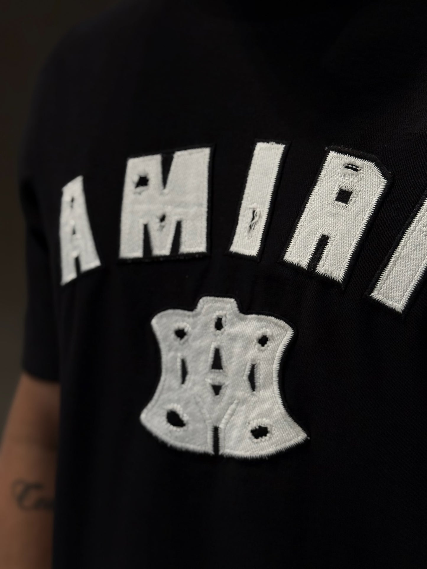 Camiseta AMIRI con Apliques en Tela Jean