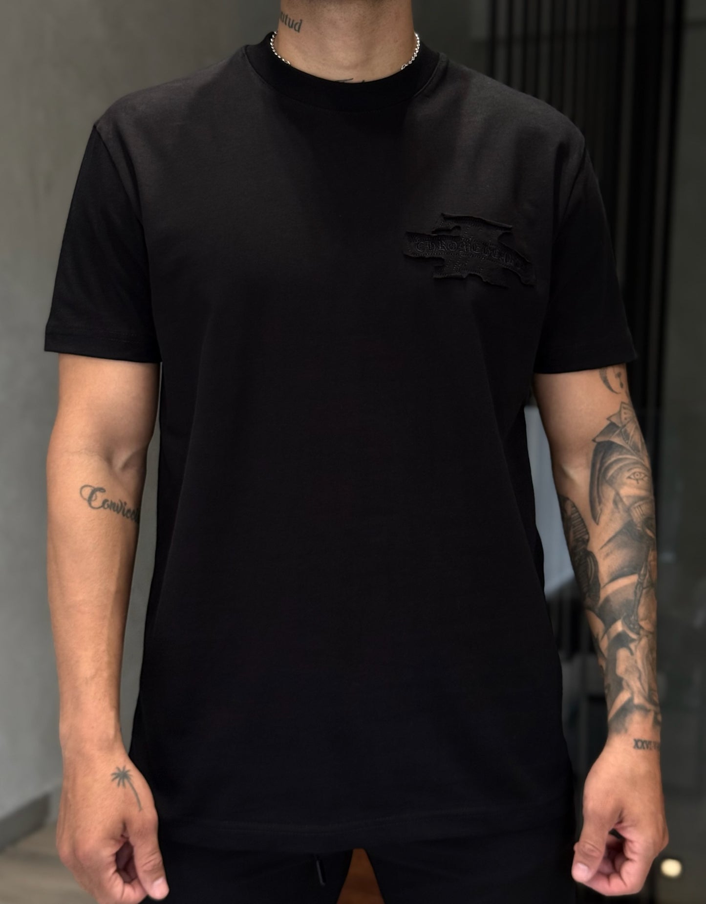 Camiseta CHROME HEARTS x LOUIS VUITTON con Apliques Tono a Tono