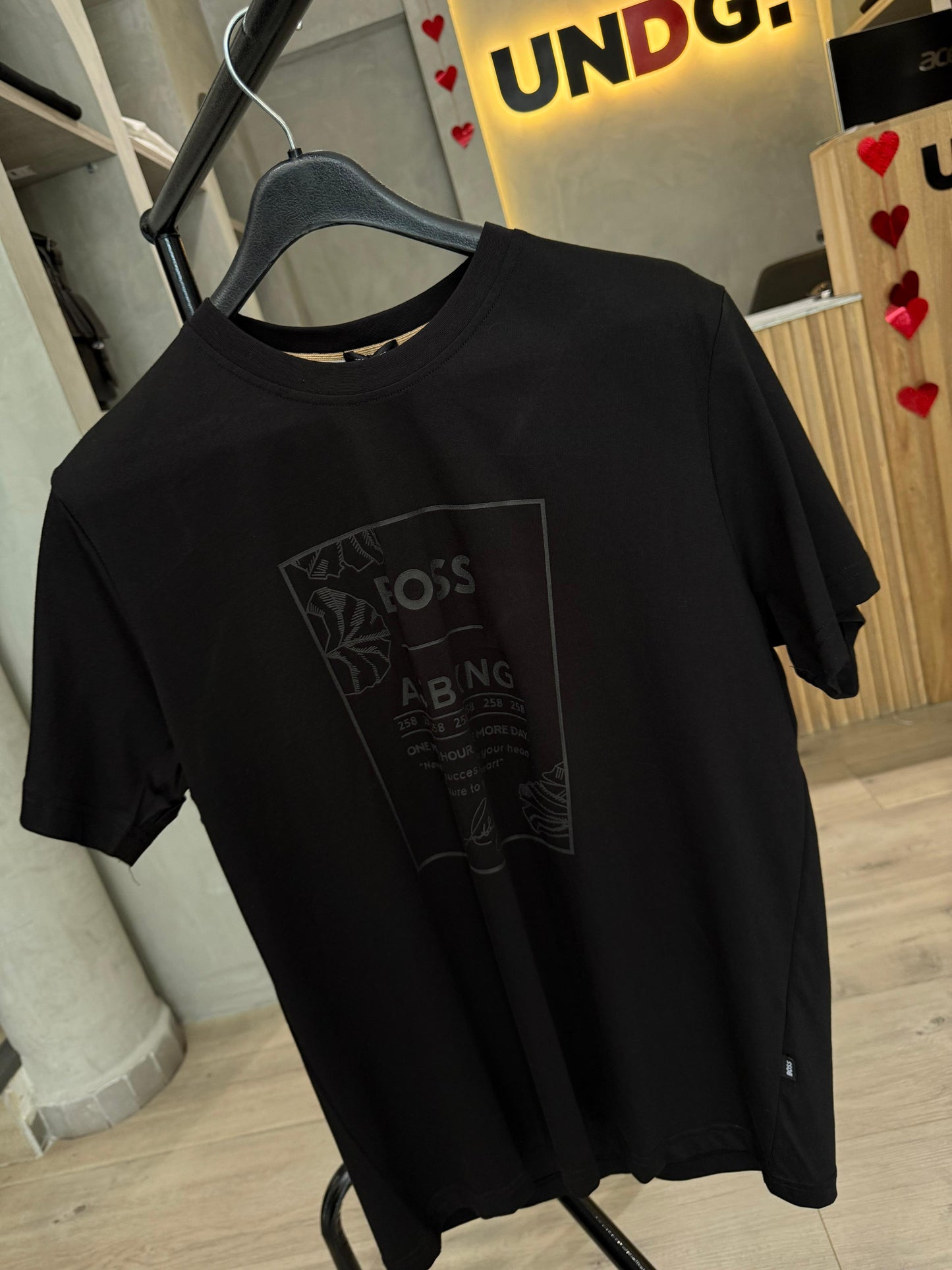 Camiseta BOSS con Estampado Cuadrado en Tono a Tono