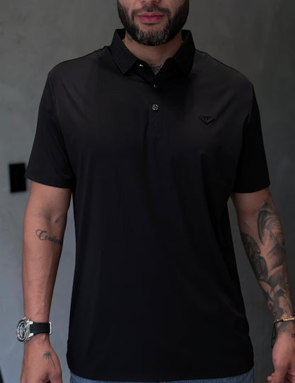 Camiseta Tipo Polo PRADA con Detalle de Textura en Cuello y Botones