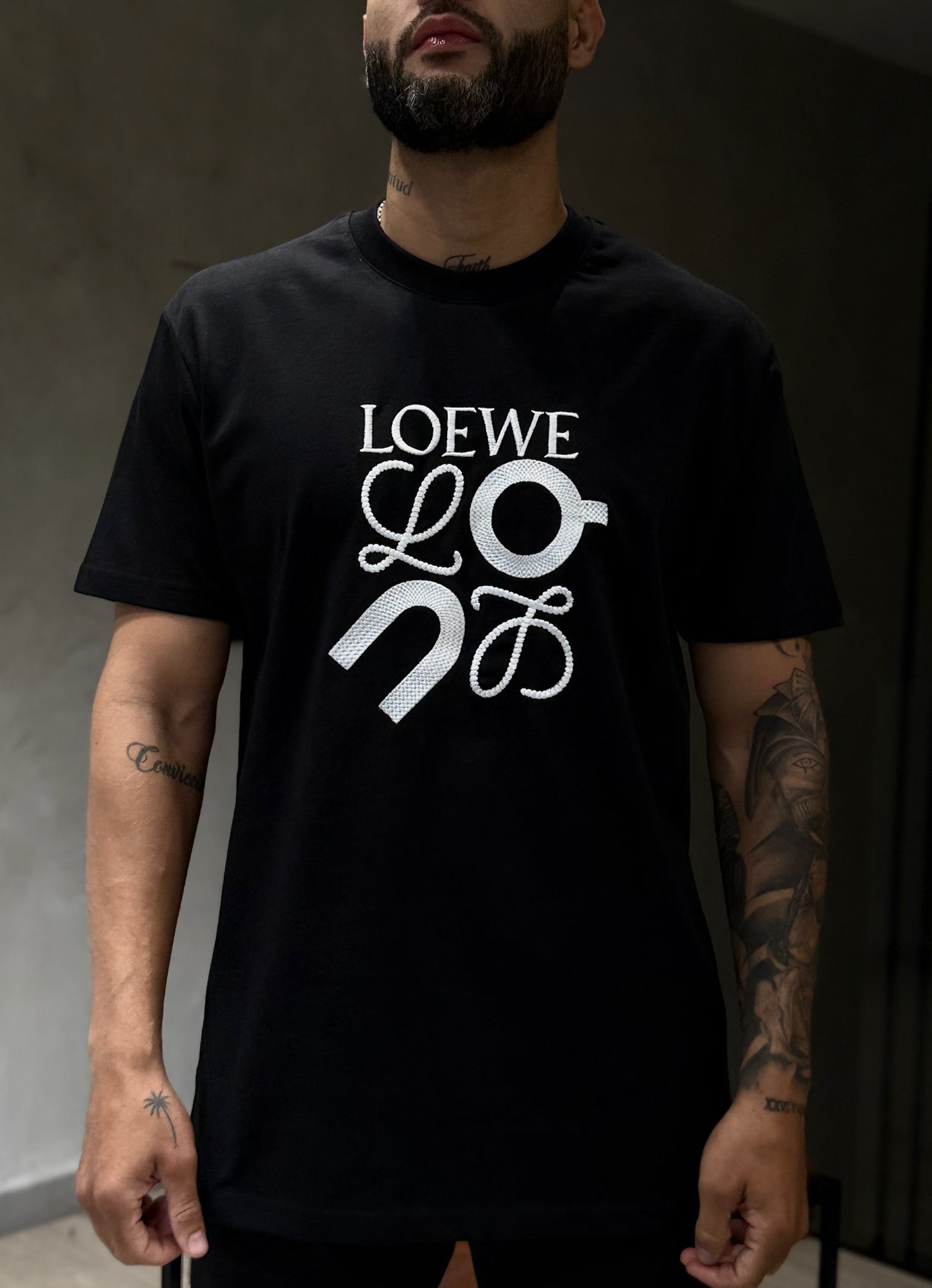 camiseta LOEWE ON Bordado