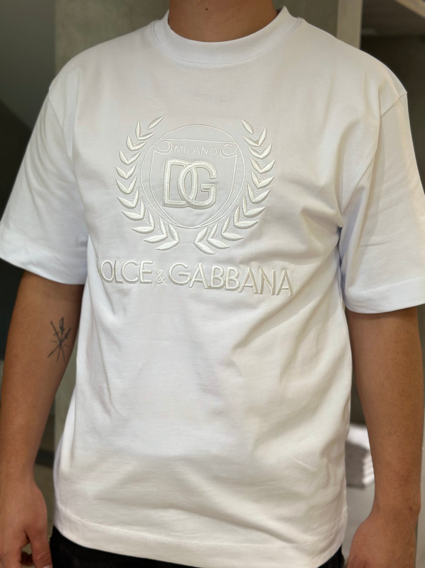 Camiseta DOLCE & GABBANA con Logo Bordado en el Frente