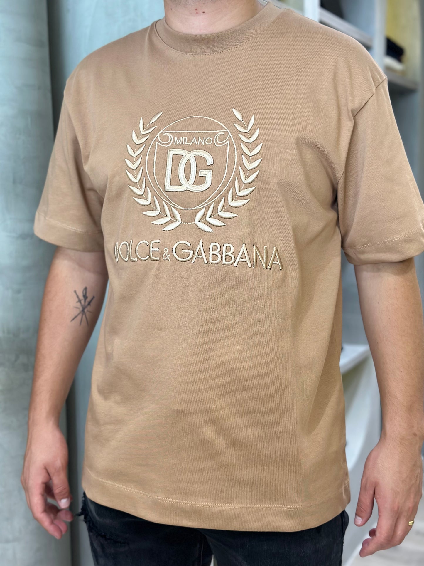 Camiseta DOLCE & GABBANA con Logo Bordado en el Frente