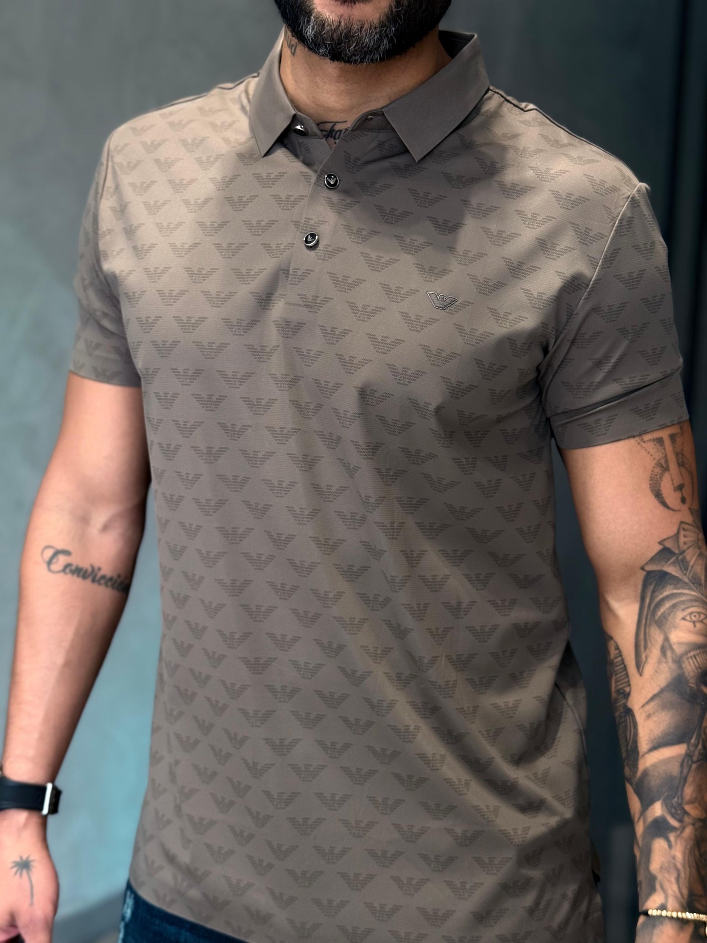 Camiseta Tipo Polo EMPORIO ARMANI con Diseño de Logomania