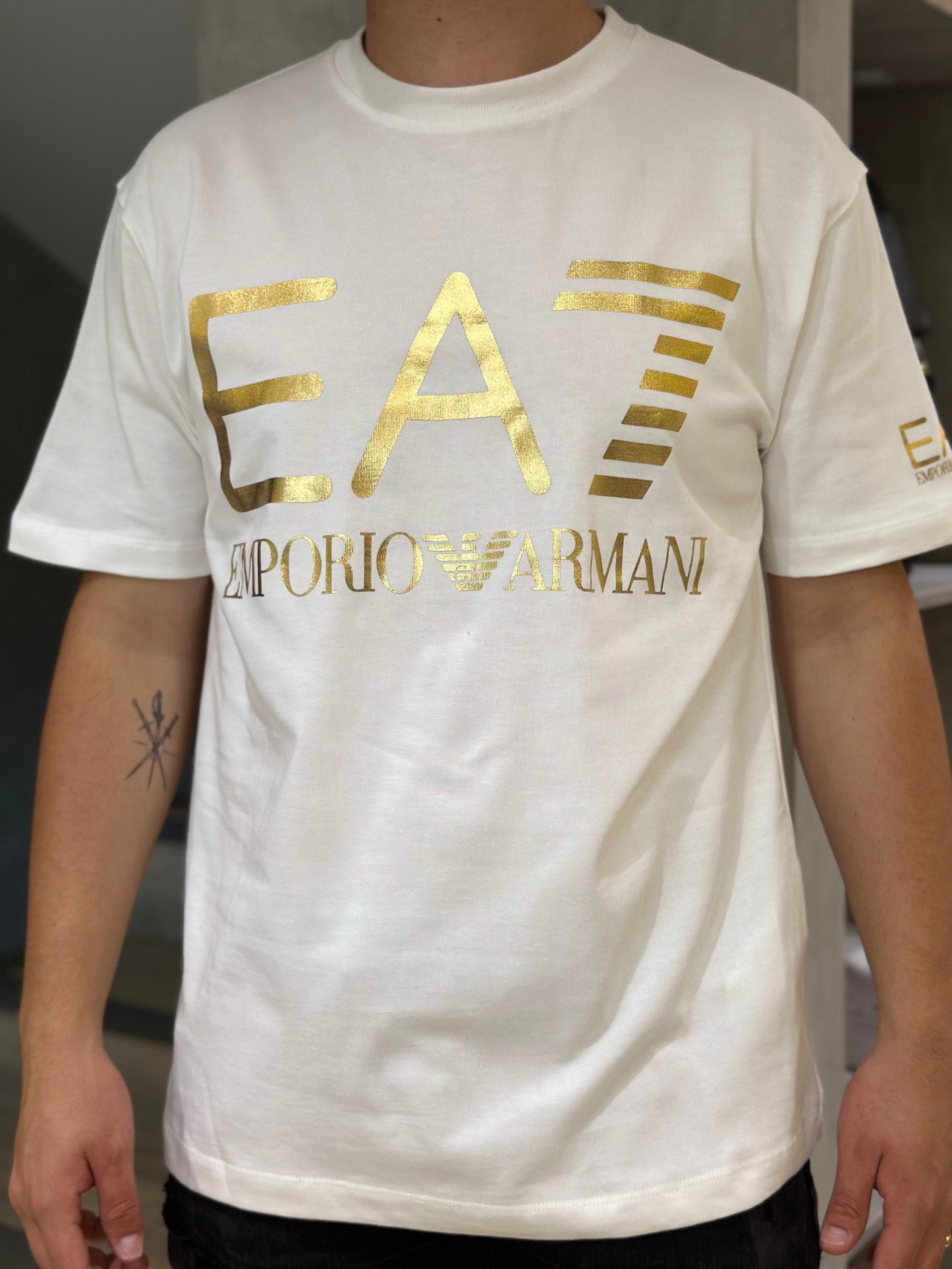 Camiseta EMPORIO ARMANI con Estampado Metalizado