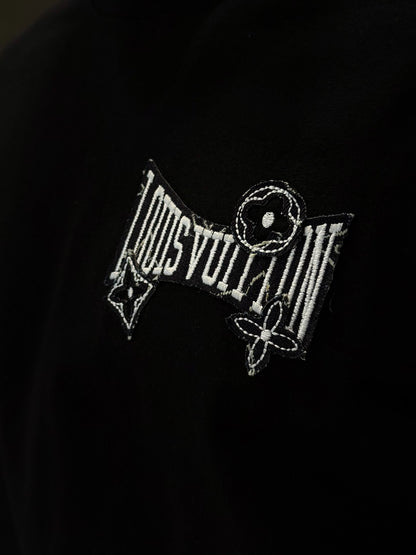 Camiseta LOUIS VUITTON con Aplique en Tela Jean y Bordado