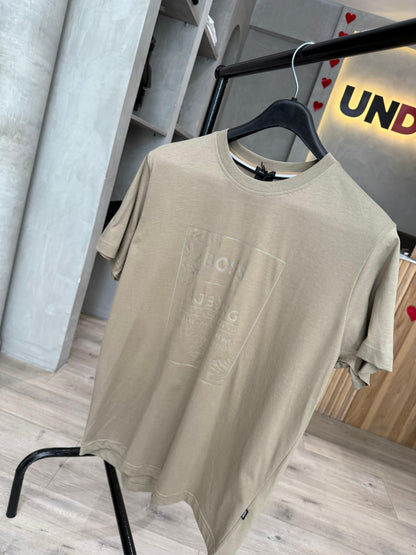 Camiseta BOSS con Estampado Cuadrado en Tono a Tono
