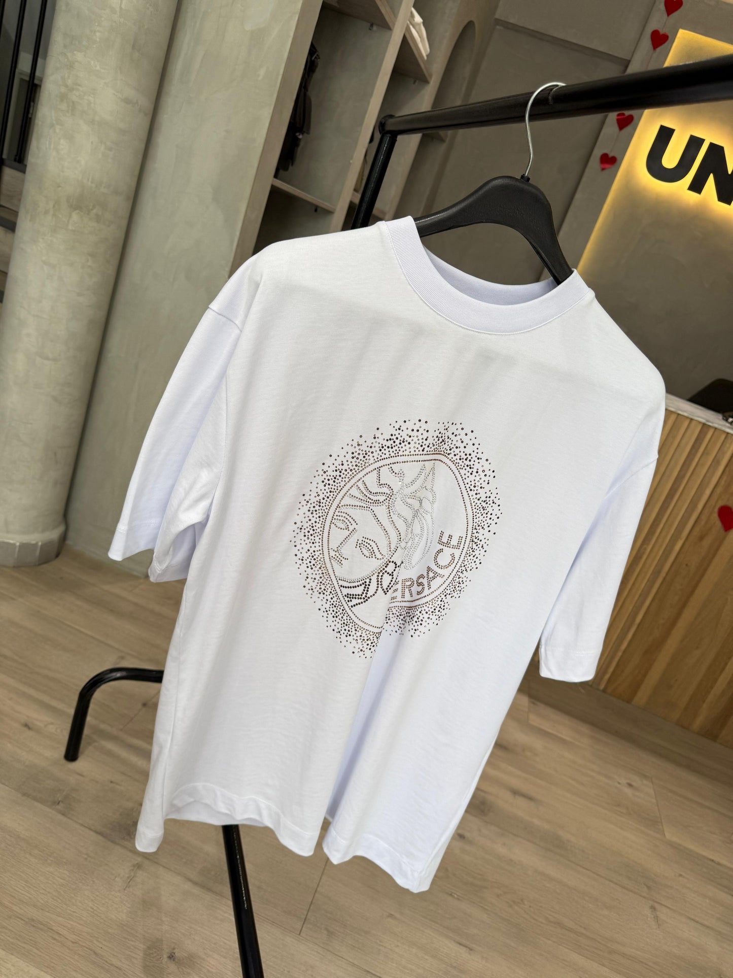 Camiseta VERSACE con Logo en Piedras