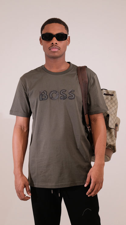 Camiseta BOSS con Estampado Rubber y Efecto Desgaste