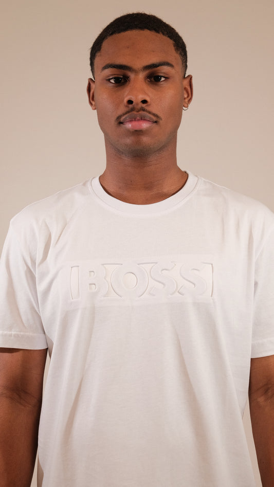 Camiseta BOSS en Alto Relieve