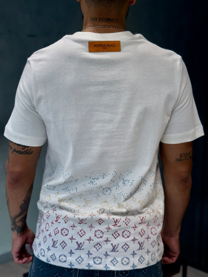 Camiseta LOUIS VUITTON con Estampado en la Parte Inferior